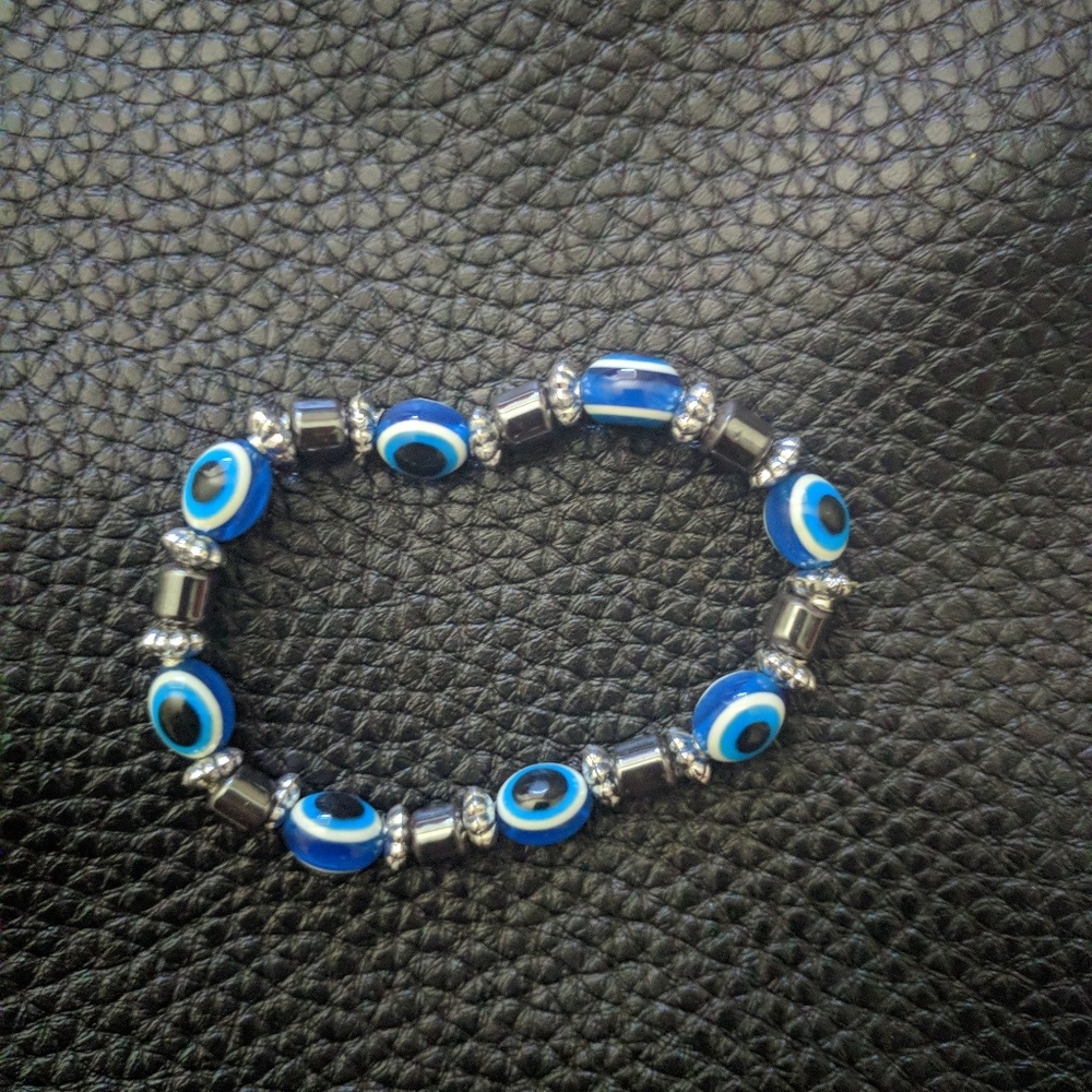 Three bracelets - Picture 3 of 4